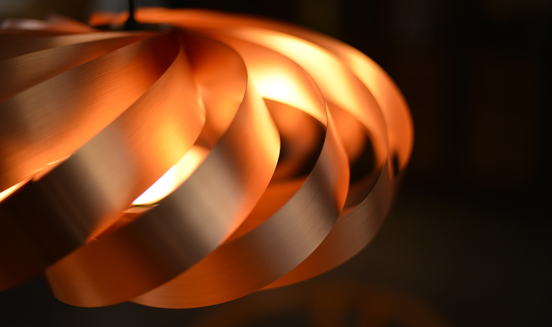 The TR5 Small Pendant by Tom Rossau 3