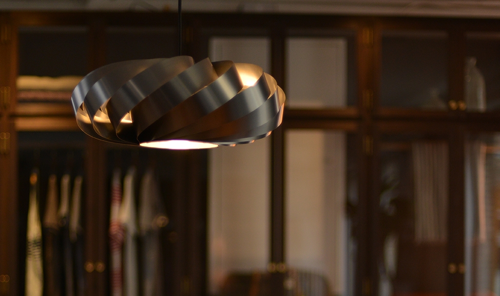 The TR5 Small Pendant by Tom Rossau 2